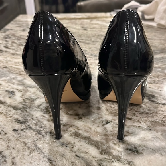 Aldo black patent leather open toe high heels, size 8 - Picture 3 of 7